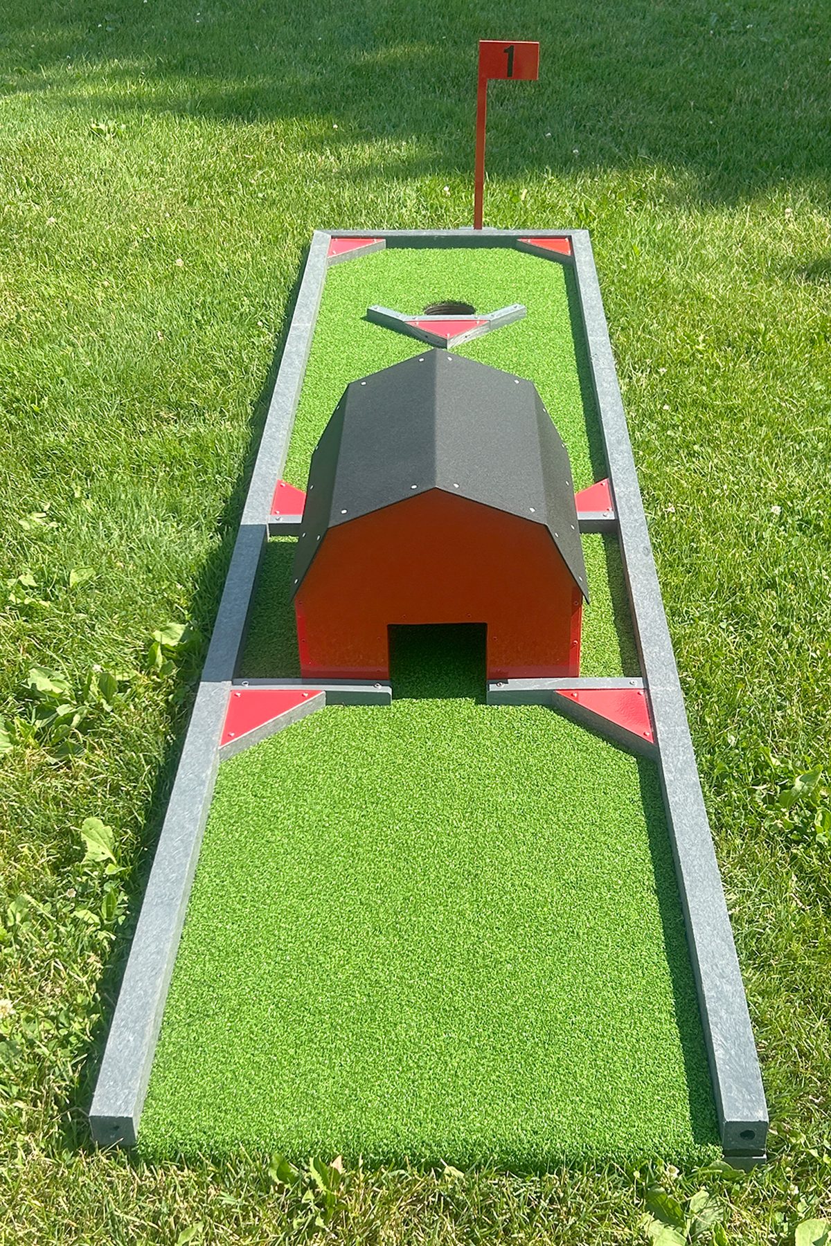 1 PORTABLE MINI GOLF COURSE RENTAL